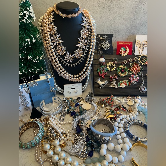 Like to be notified when I go live! Jewelry live notification for glimmermarket - Picture 3 of 10